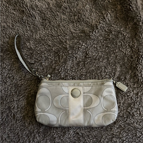 COACH Y2K Wristlet - Picture 11 of 11